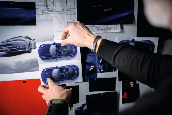 Porsche e Ferragamo: un sogno per due che si realizza con due modelli esclusivi in edizione limitata