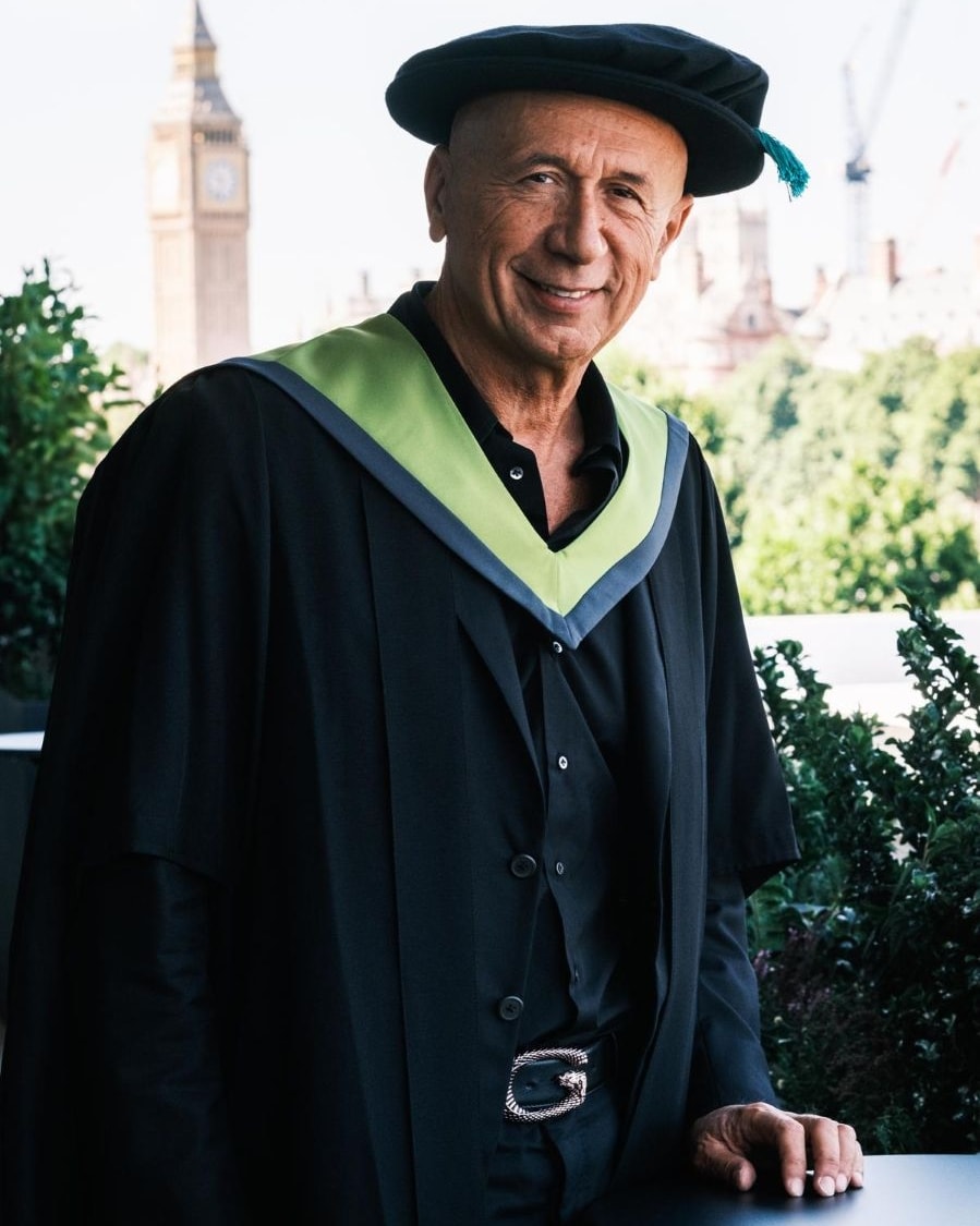 Marco Bizzarri riceve il dottorato honoris causa dalla University for the creative arts in Uk