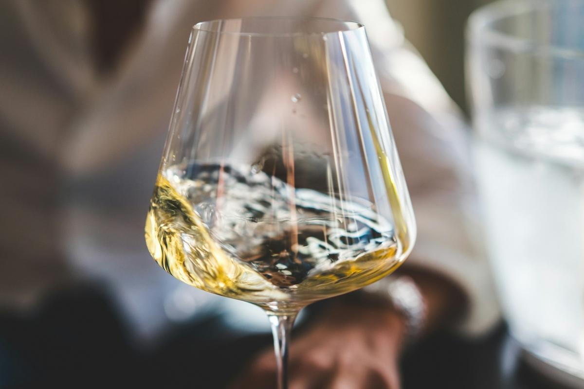 I 50 vini bianchi top d’Italia: duello al vertice tra un mito del Friuli e una rarità altoatesina
