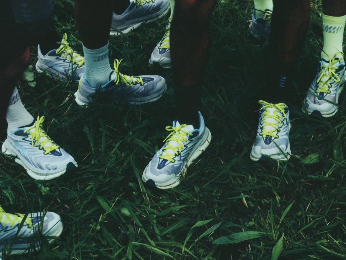 Tecnica e velocità, con stile: Hoka e Maap firmano la sneaker più attesa dell’autunno