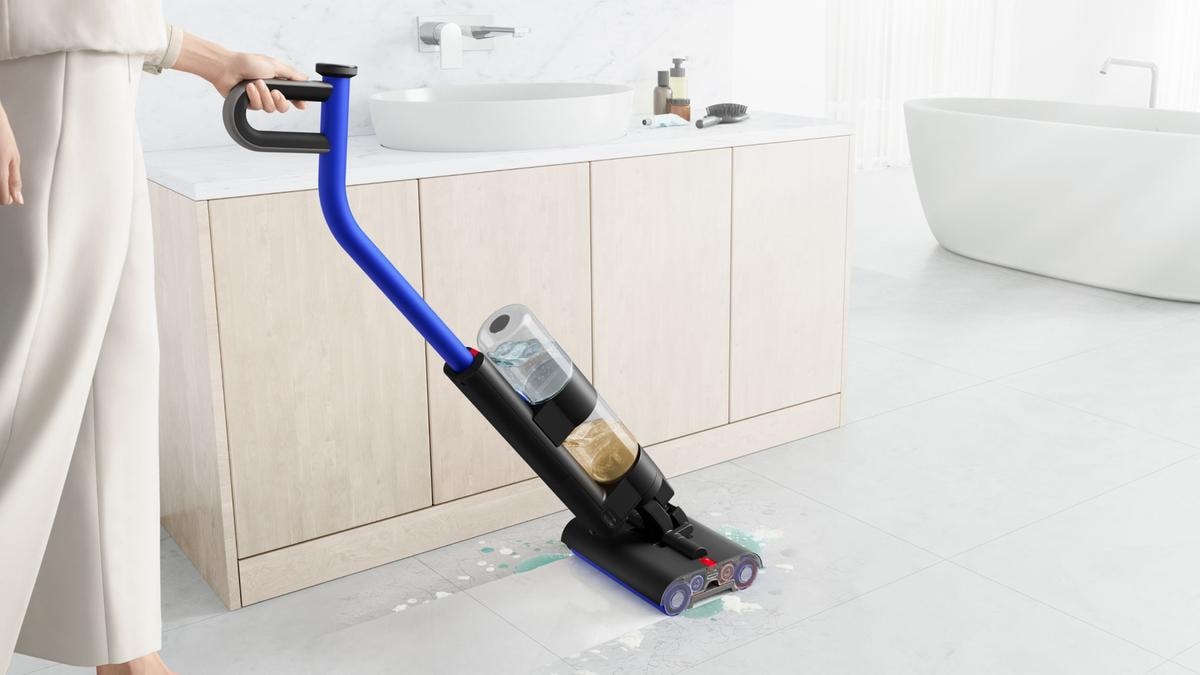 Pavimenti puliti e igienizzati senza fatica con Dyson Wash G1 e 02 Probiotic