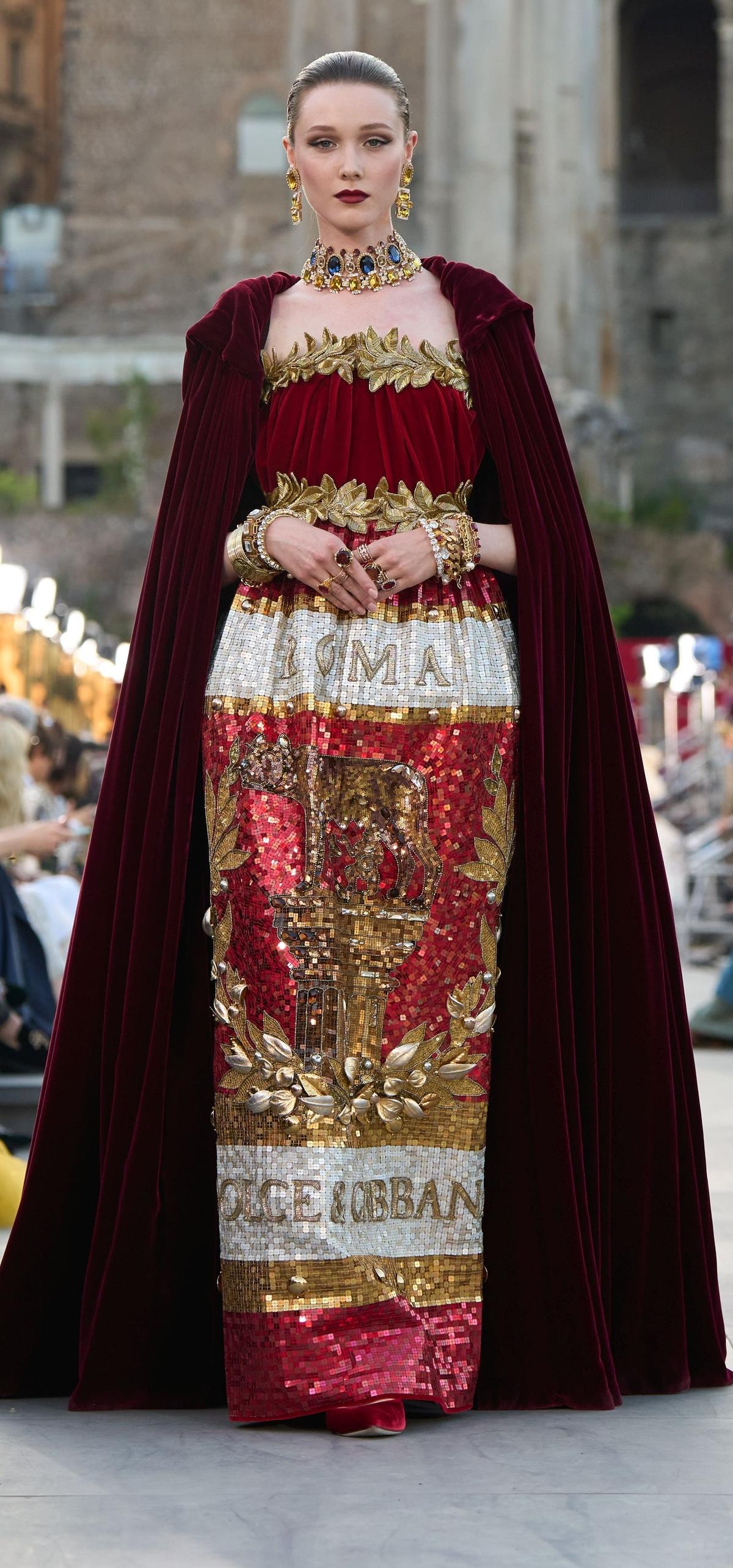 Un look Dolce&Gabbana Alta moda (courtesy Dolce&Gabbana)