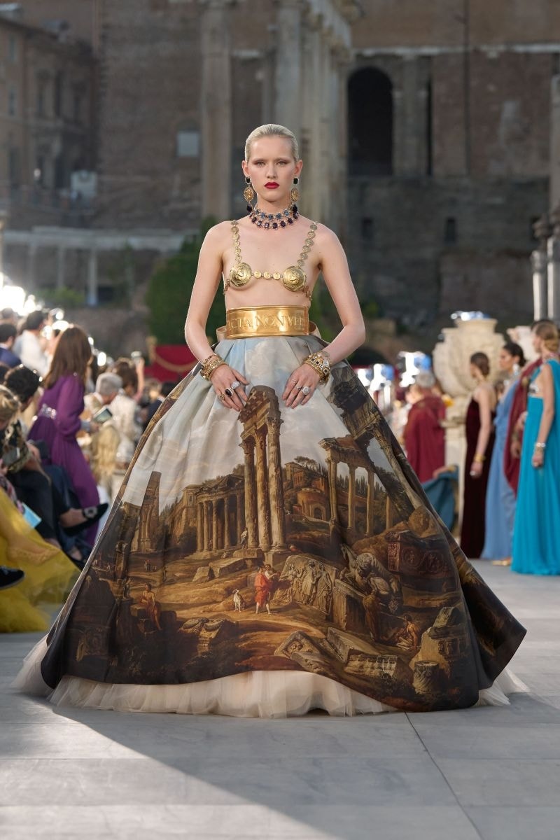 Un look Dolce&Gabbana Alta moda (courtesy Dolce&Gabbana)