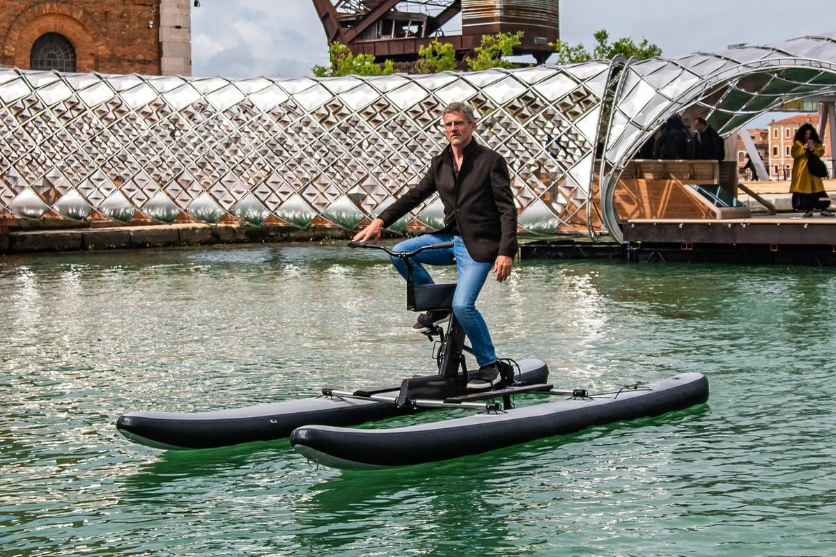 Carlo Ratti, curatore della Biennale di Architettura di Venezia del 2025, intitolata Intelligens - Natural. Artificiale