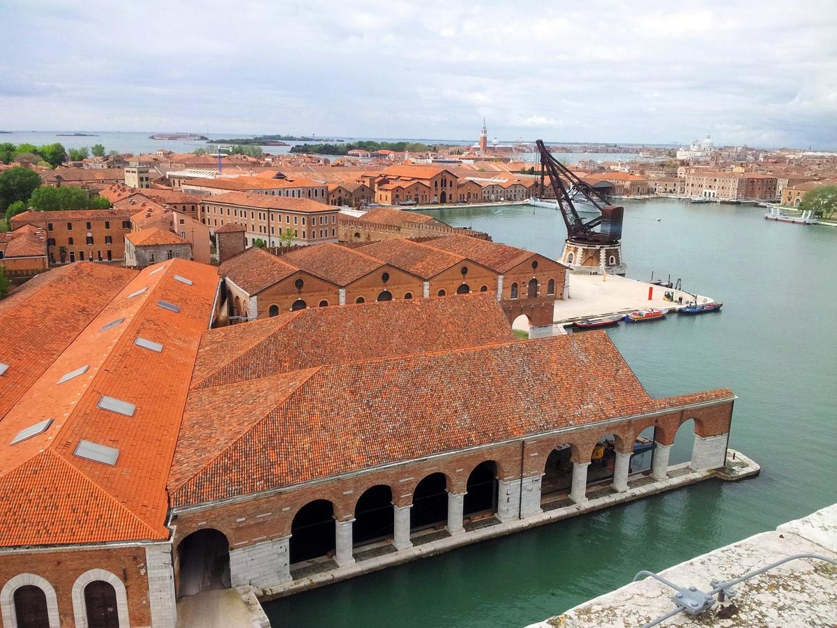 Solo diventare natura ci salverà: l’eredità visionaria di Italo Rota raccontata da Carlo Ratti 