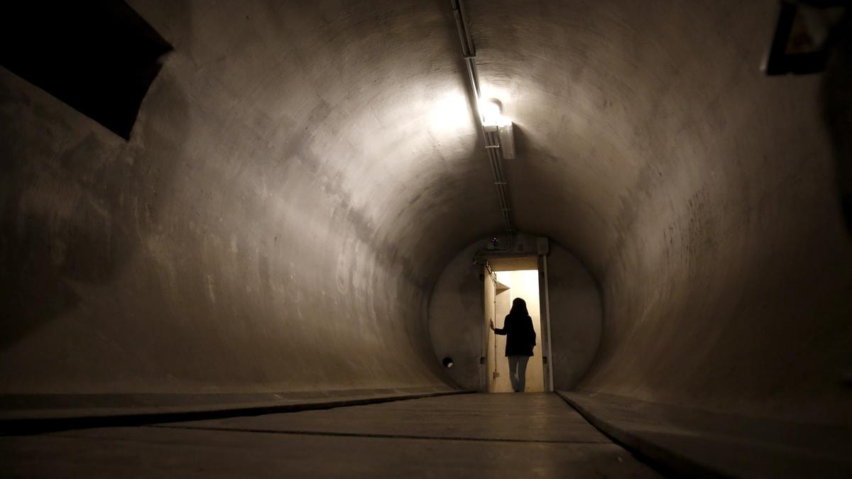 La Germania riapre i bunker, i piani per i rifugi sotto le case contro gli attacchi come durante la Guerra Fredda