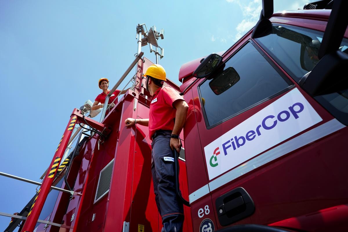 FiberCop compie un anno e rilancia con un piano di investimenti per connettere 20 milioni di case