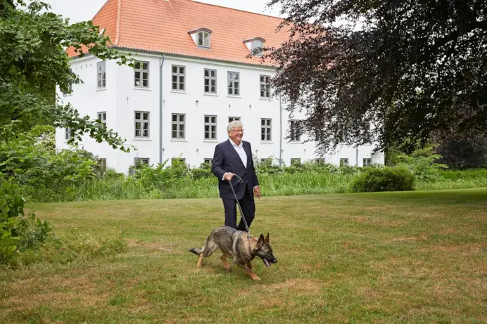 Carl Hansen & Søn: il futuro del design danese è scritto a mano in una sedia