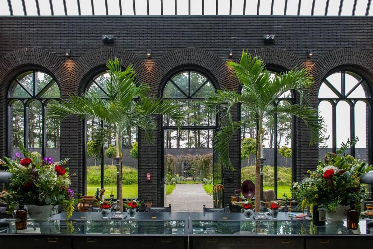 Le palme del Gin Palace di Hendrick's a Girvan in Scozia che hanno ispirato Lesley Gracie.