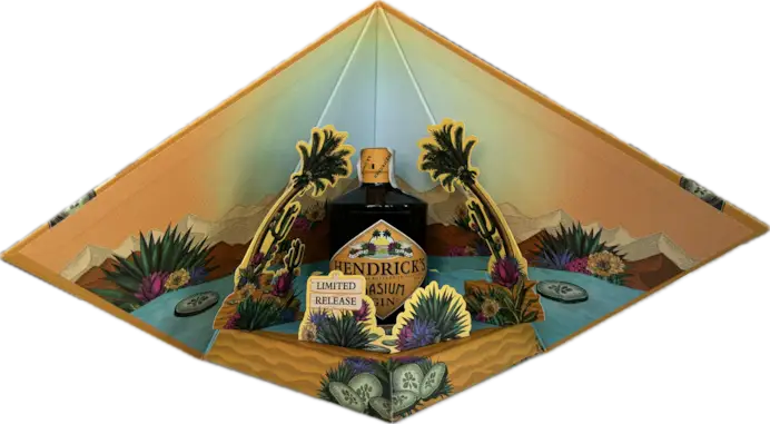 All'interno della piramide la bottiglia è circondata da indizi sulle botaniche usate per Oasium.