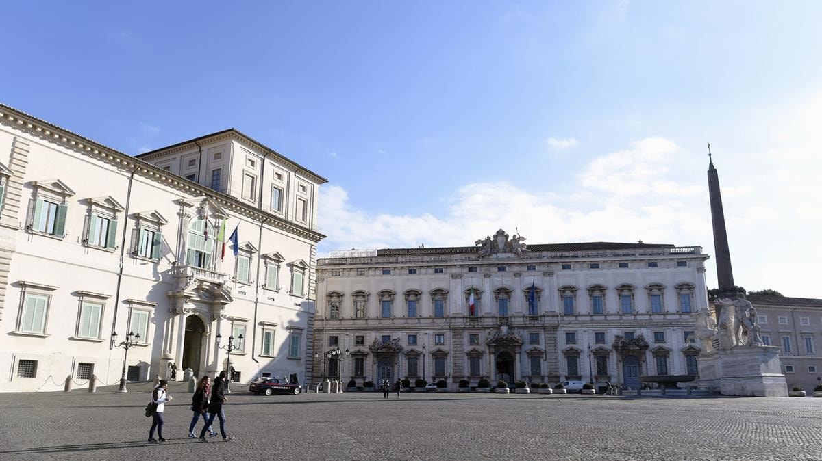 Salta il tetto dei 240 mila euro per gli stipendi pubblici e dei magistrati. Per la Corte Costituzionale è illegittimo