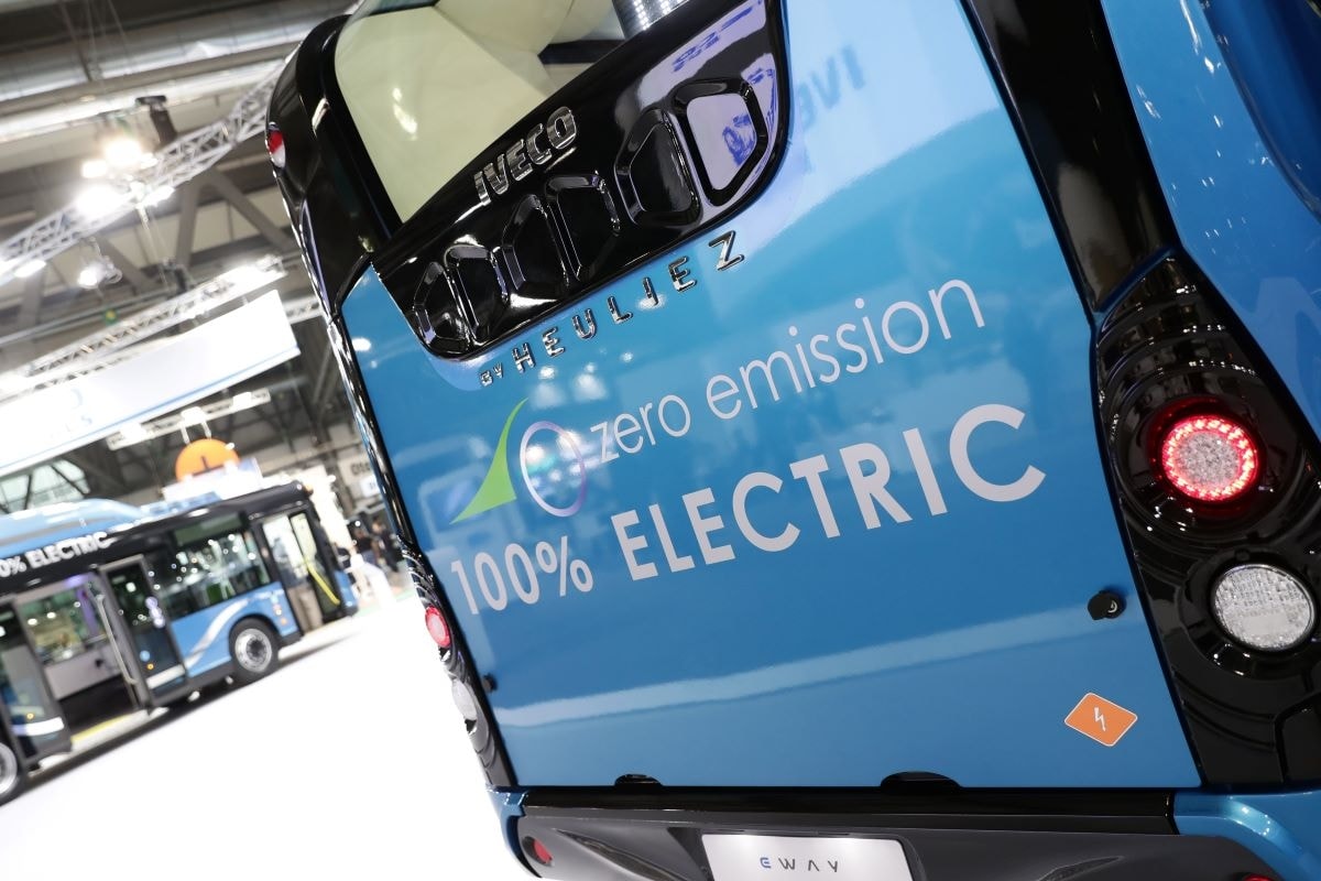 Iveco conferma trattative avanzate sulla cessione della difesa e dei camion: boom del titolo in borsa