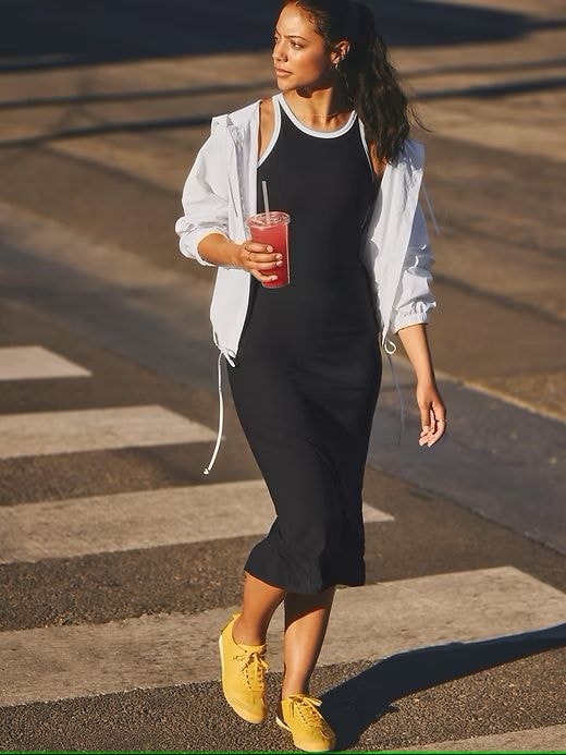 Un look Athleta (ph official website)