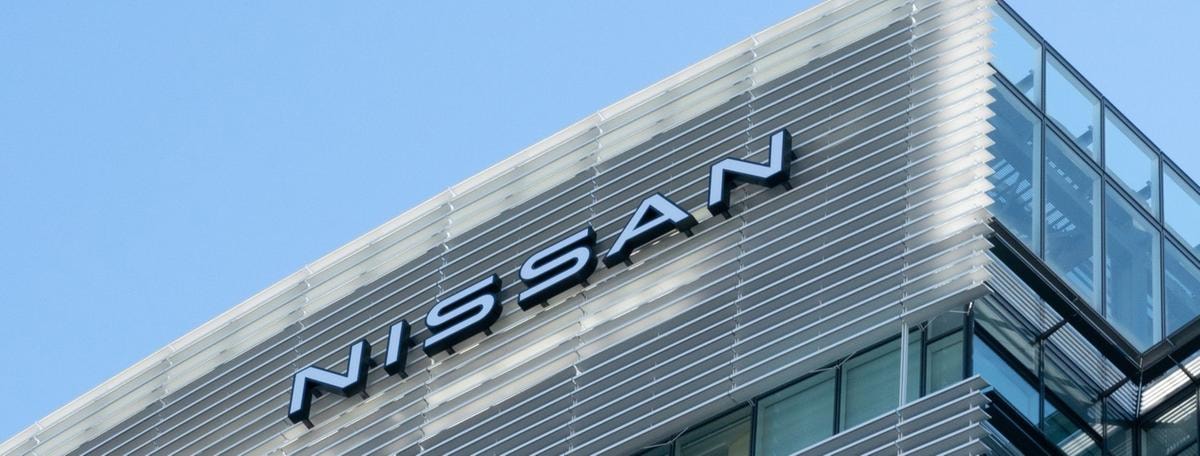 Nissan chiude il primo trimestre in perdita, ma batte le attese. Impatto negativo per Renault: ecco quanto