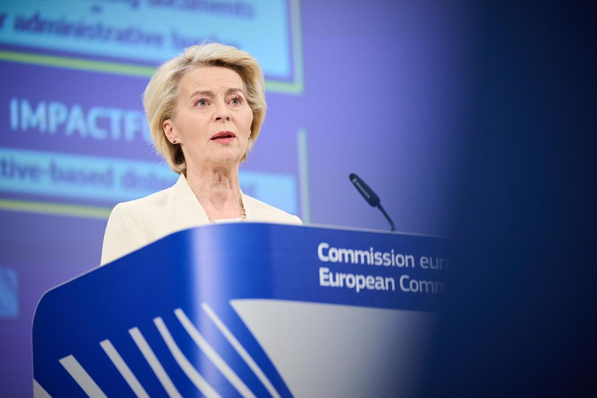Von der Leyen nella trappola di Trump: promesse miliardarie fuori dai poteri Ue