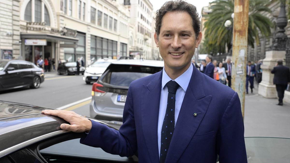 Eredità Agnelli, i tre fronti che aspettano John Elkann al rientro dalla pausa estiva: Fisco, pm, la madre Margherita