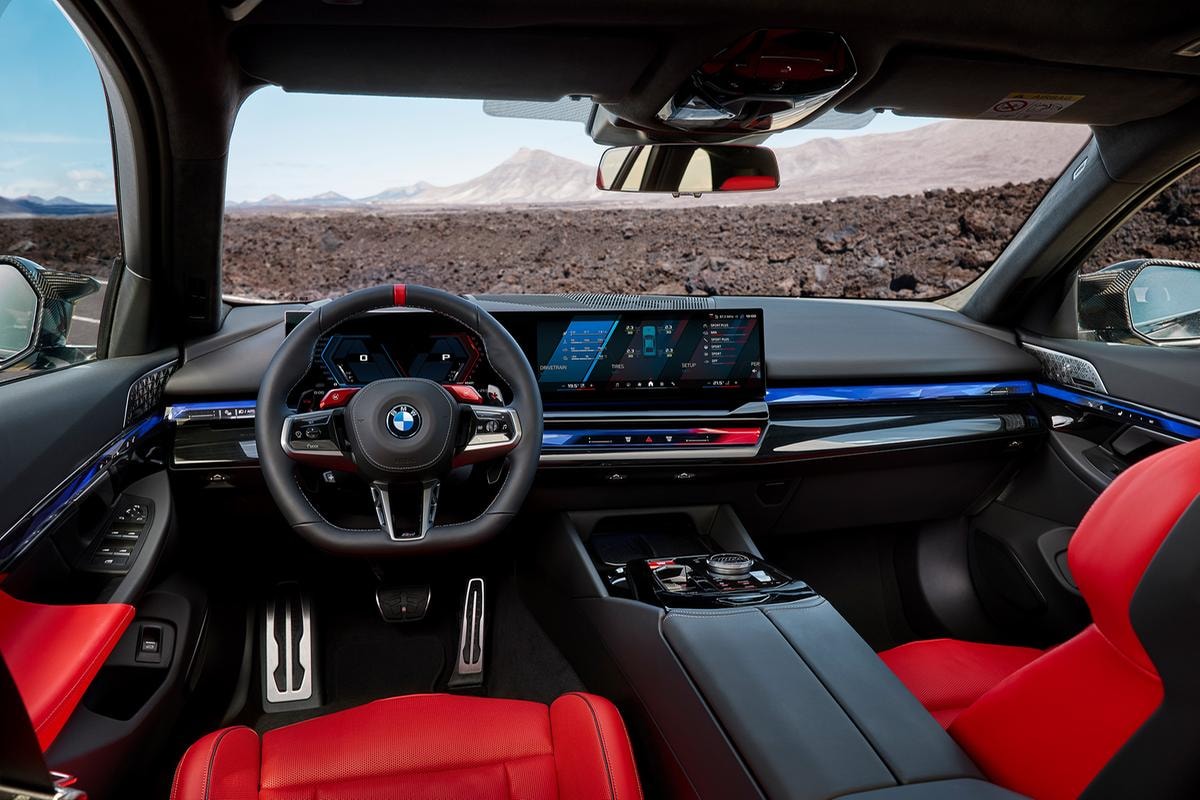 Nuova Bmw M5 G90: 727 cavalli di potenza ibrida per la regina delle berline sportive