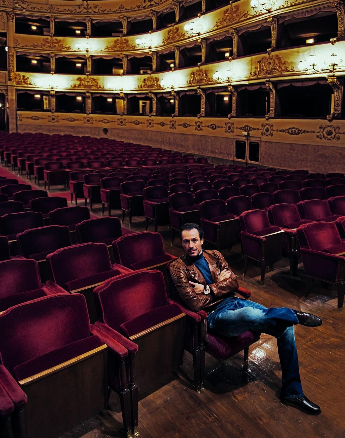 Stefano Accorsi, fotografato da Marco Glaviano, al Teatro della Pergola, a Firenze, nel 2015.