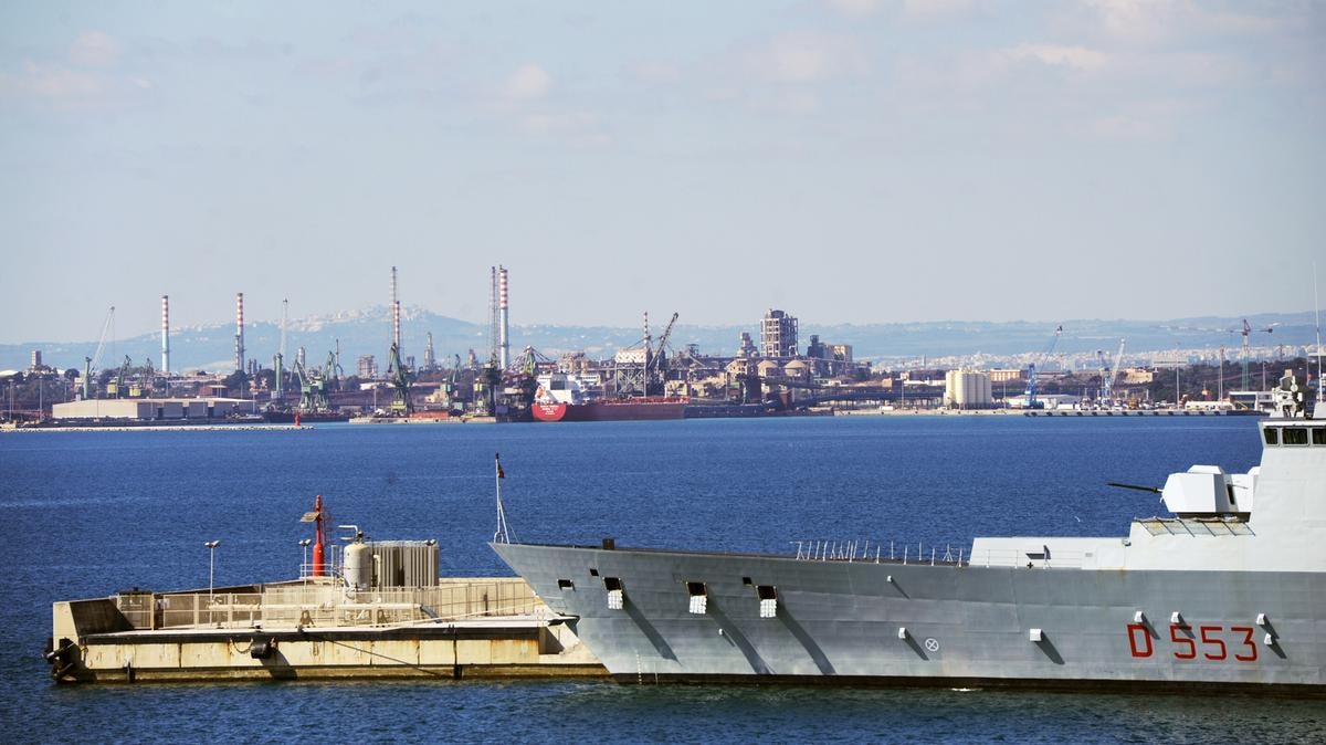 Per l’ex Ilva l’ipotesi estrema della nazionalizzazione: nessuno vuole comprare l’acciaieria di Taranto