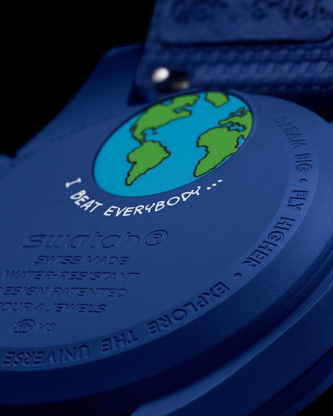 MoonSwatch Mission to Earthphase Moonshine Gold: il cronografo Swatch X Omega che si compra solo nel giorno di Luna piena