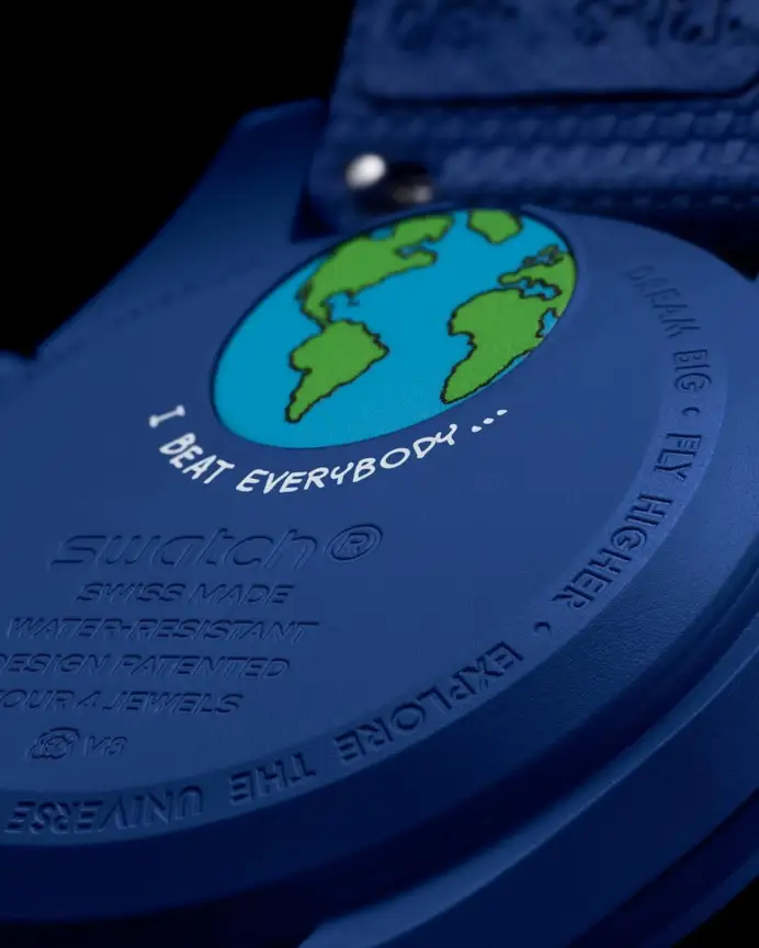 MoonSwatch Mission to Earthphase Moonshine Gold: il cronografo Swatch X Omega che si compra solo nel giorno di Luna piena