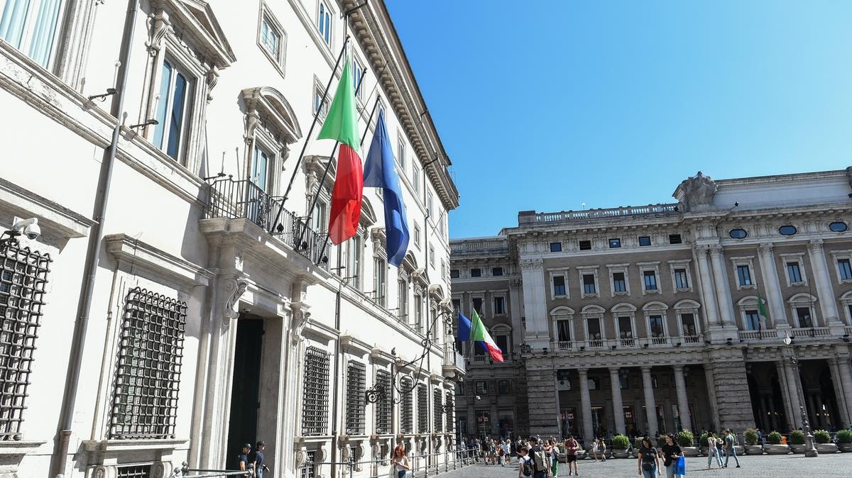 Meloni convoca Leonardo, Fincantieri, Cdp, Invitalia, FS: a Palazzo Chigi la strategia per gli investimenti nella difesa