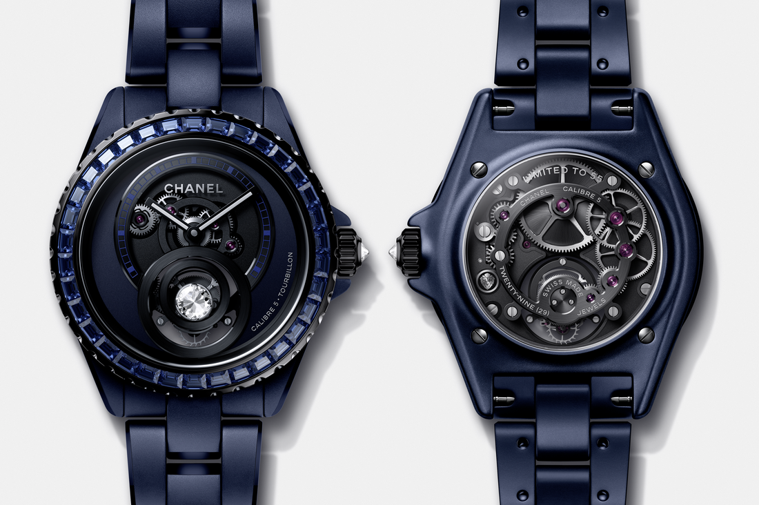 A 25 anni, l’orologio J12 di Chanel, ispirato al mondo delle vele, cambia abito. Anzi, ceramica