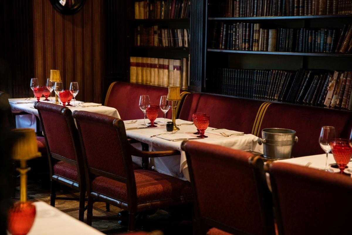 Ci vediamo da... Giacomo. A Milano, in riva al Lago o in Toscana, ogni ristorante del gruppo è un’icona dell’ospitalità