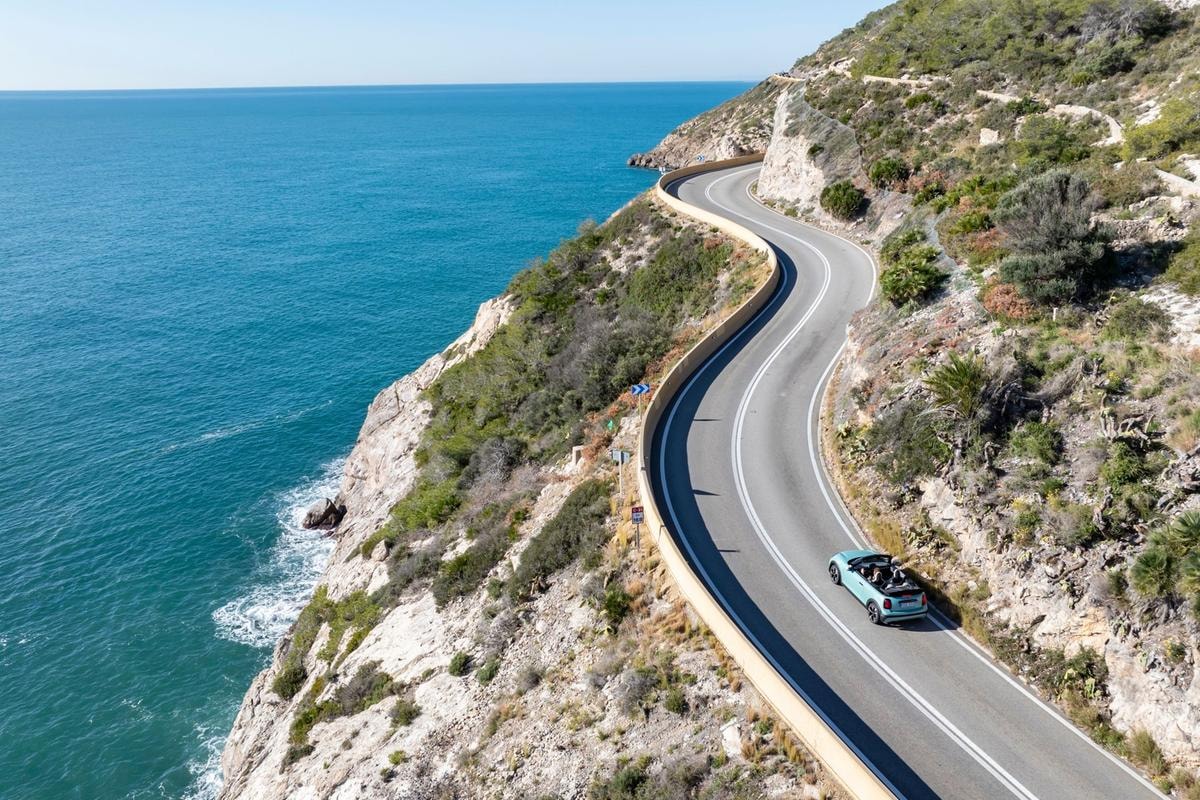 La nuova Mini Cooper Cabrio: l’icona britannica che non smette di sorprendere