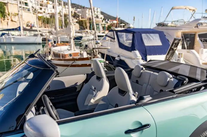 La nuova Mini Cooper Cabrio: l’icona britannica che non smette di sorprendere