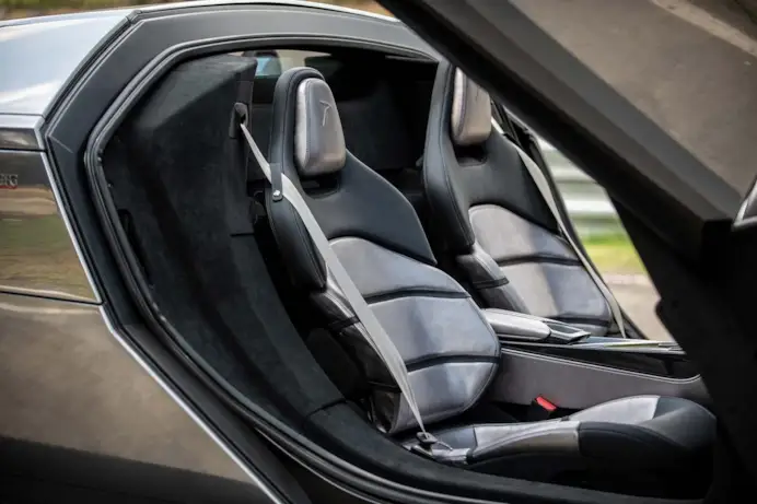 Ritorno al futuro al volante del pezzo unico GFG Style Peralta S