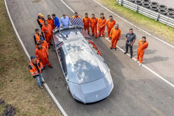 Ritorno al futuro al volante del pezzo unico GFG Style Peralta S