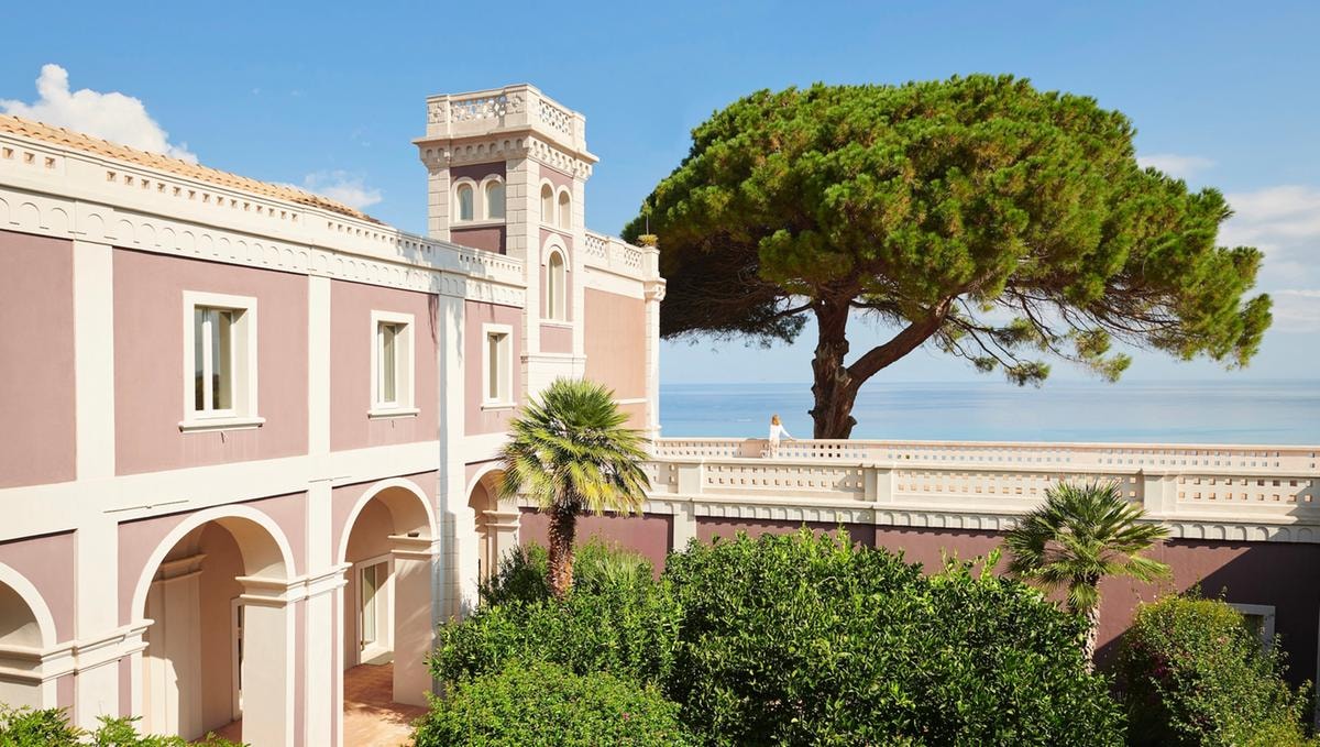 Calabria segreta: i 3 resort più belli sulla Costa degli Dei che sembrano usciti da un mito