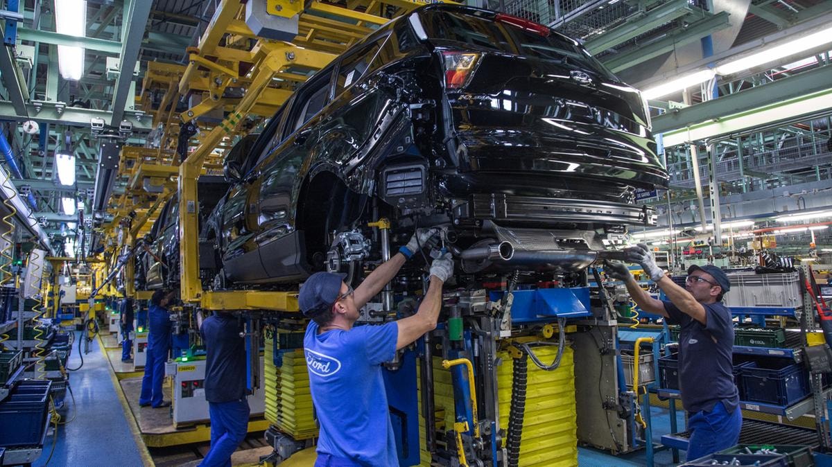 Ford investe 5 miliardi negli Usa: nuova piattaforma Ev e più produzione interna in risposta a Trump