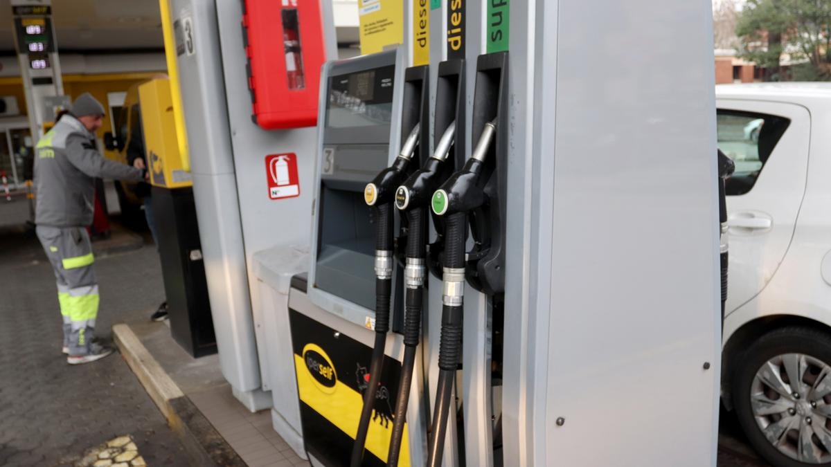 Carburanti, nella settimana di ferragosto prezzi ai minimi dall’estate 2021