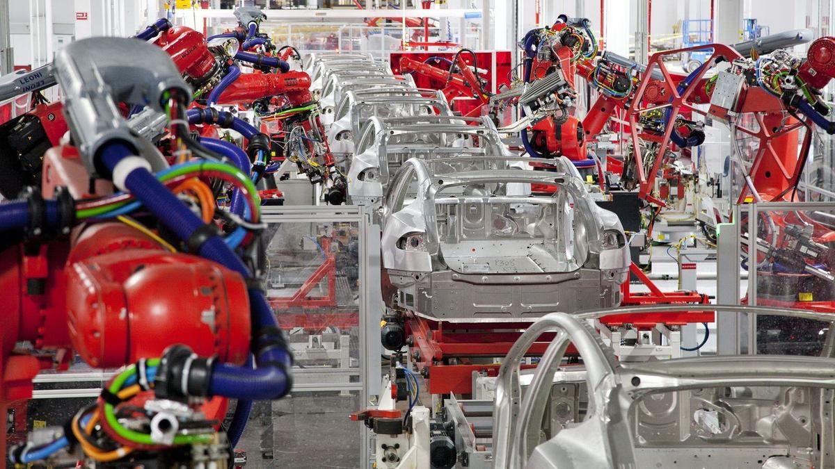 Tesla lancia in Cina il nuovo Model Y a sei posti: Elon Musk vuole conquistare le famiglie della classe media