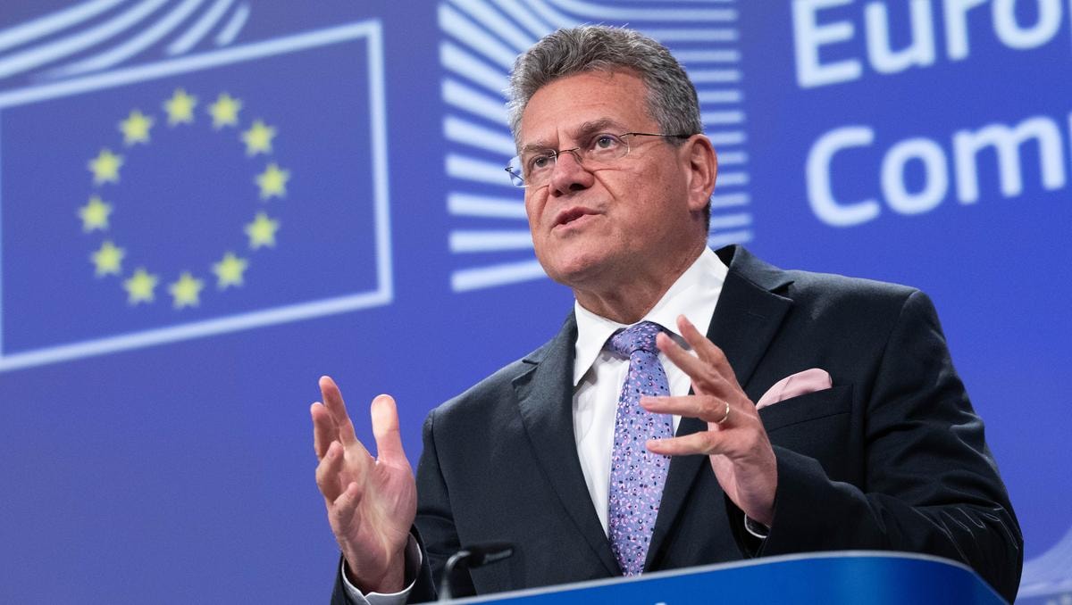 Dazi, accordo Usa-Ue: il tetto del 15% si applica anche ad auto, pharma e semiconduttori