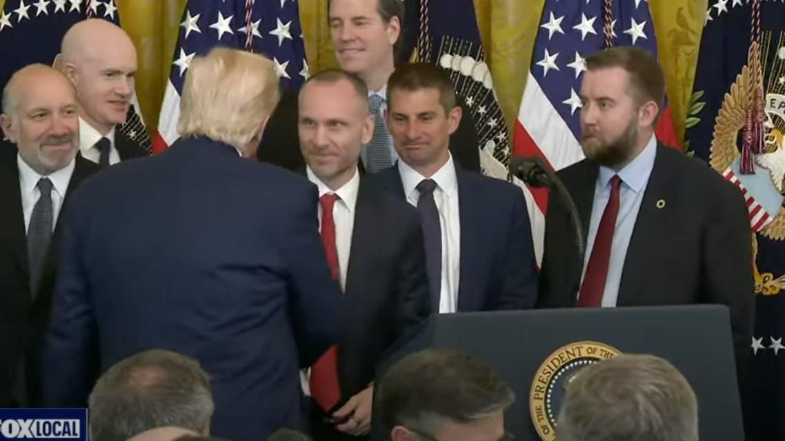 Donald Trump si congratula con Paolo Ardoino