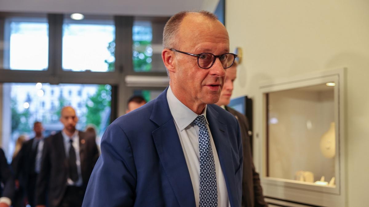 Germania, crisi pensioni: buco da 30 miliardi. Ecco perché i 10 euro di Merz non risolvono il problema