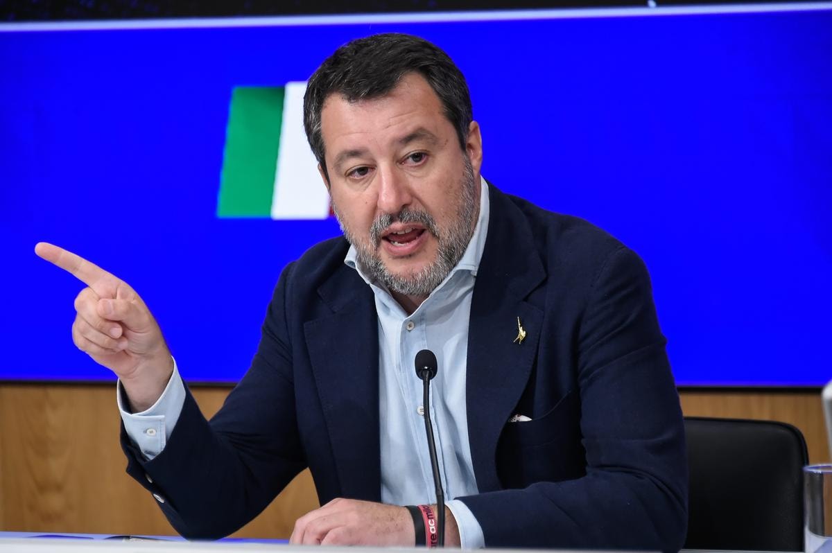 Manovra, Matteo Salvini: tutti dovranno contribuire alle coperture. Anche le banche 