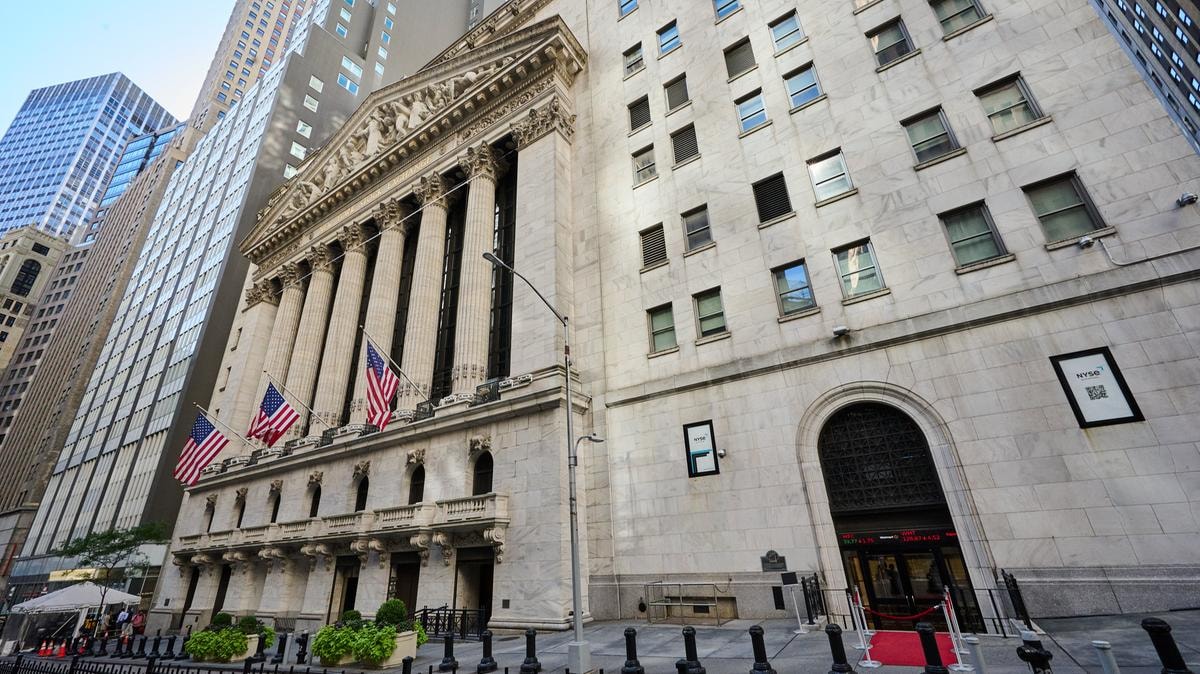 Le azioni Usa sono più care ora che durante la bolla delle dot-com: quali rischi per l’S&amp;P 500?