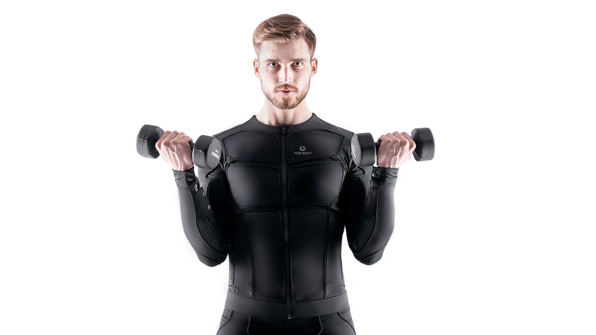 Muscoli più forti con smartwear e t-shirt intelligenti