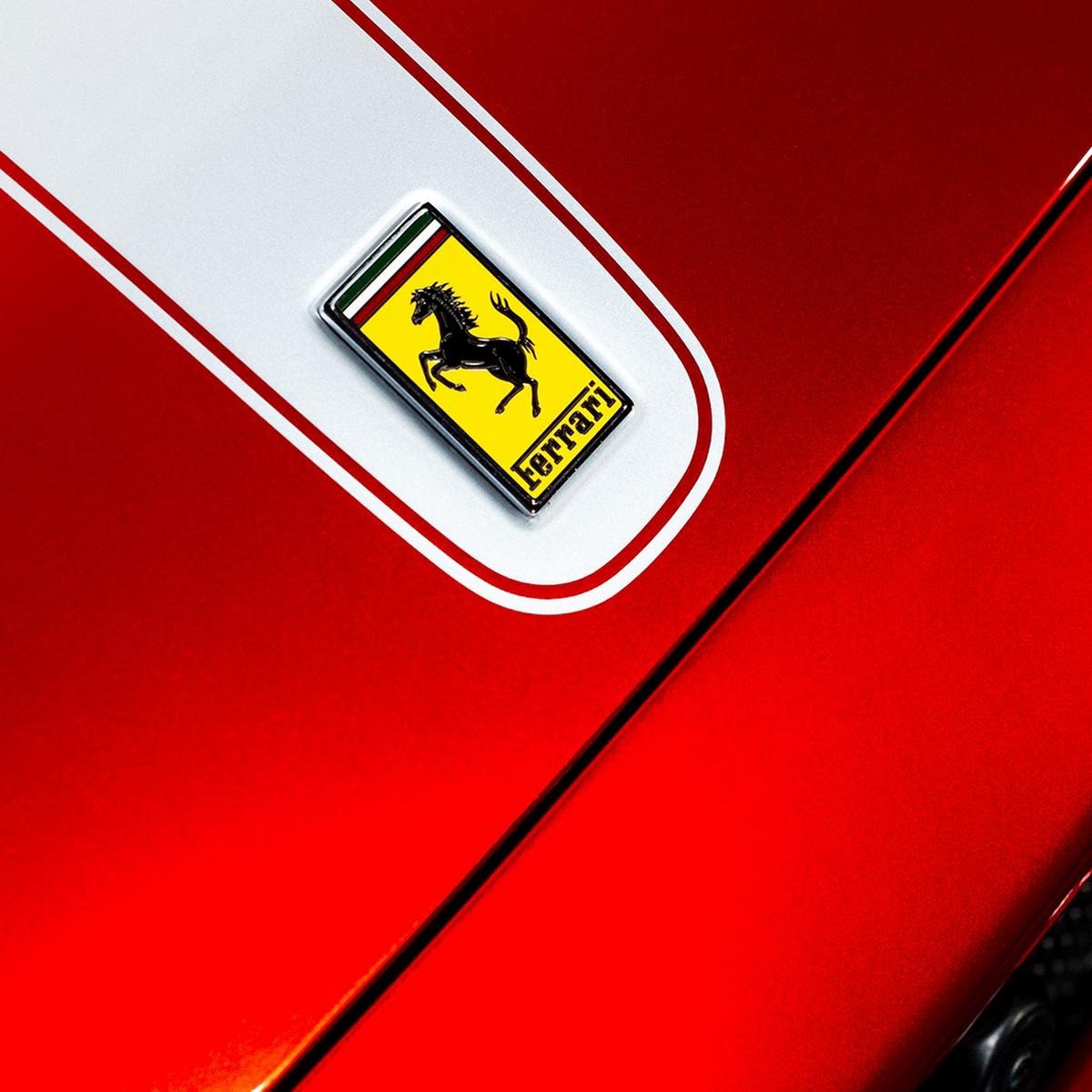 Ferrari promossa dagli analisti: ecco perché è ora di comprare il titolo e quanto può salire in borsa