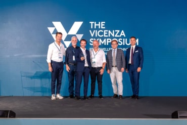 Ezio DadoneDa sinistra: Massimo Poliero (vp The Vicenza Symposium), Eddie Bell (founder Santa Fe Symposium), Baptiste Rouxel (materials scientist at Richemont International), Damiano Zito (pres. The Vicenza Symposium), Giacomo Possamai (sindaco di Vicenza), Marco Carniello (chief business officer IEG)