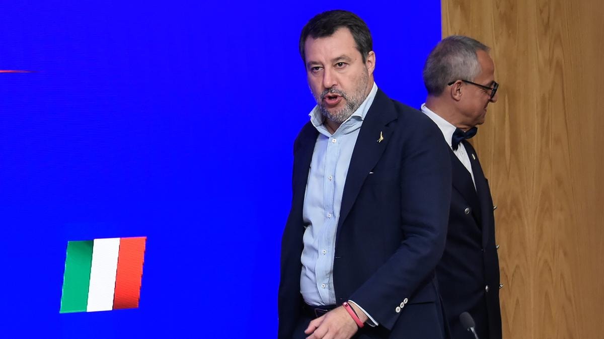 Salvini a Cernobbio: gli extraprofitti delle banche potrebbero aiutare le famiglie. Il Ponte sullo Stretto? Come l’Autostrada del Sole