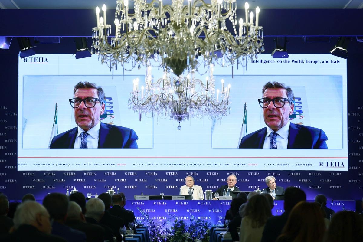 Giancarlo Giorgetti in collegamento al forum di Cernobbio