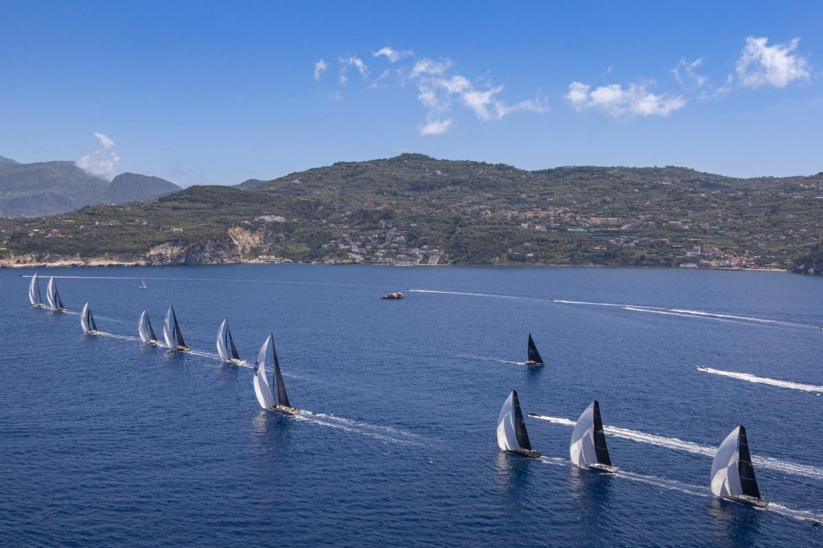 Maxi Yacht, il nuovo club esclusivo dove si regata con stile