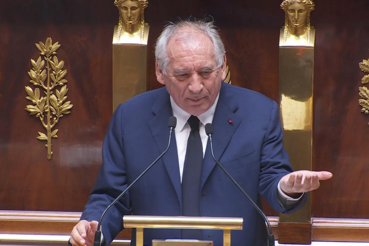 Francia, sfiduciato il primo ministro Bayrou. Macron nominerà il successore nei prossimi giorni