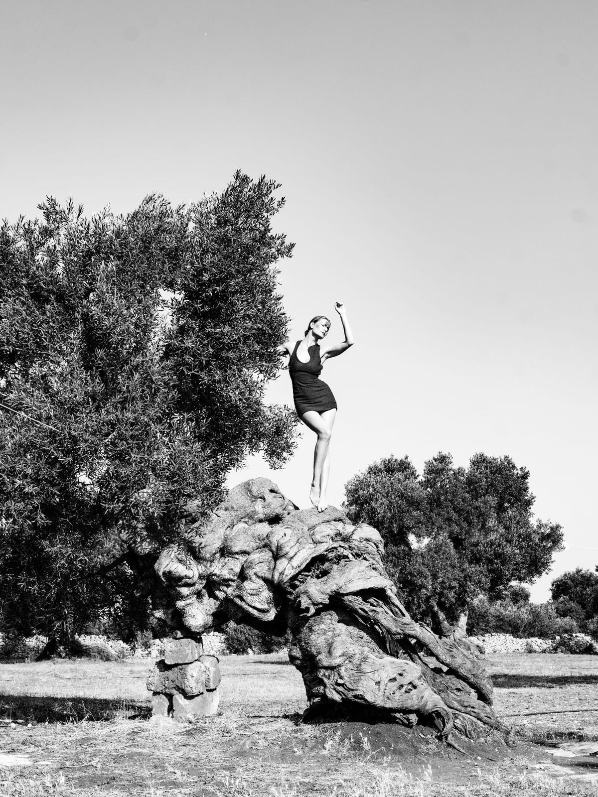Ludmilla Voronkina Bozzetti nello scatto dedicato alla Puglia. Foto di Andrea Varani.