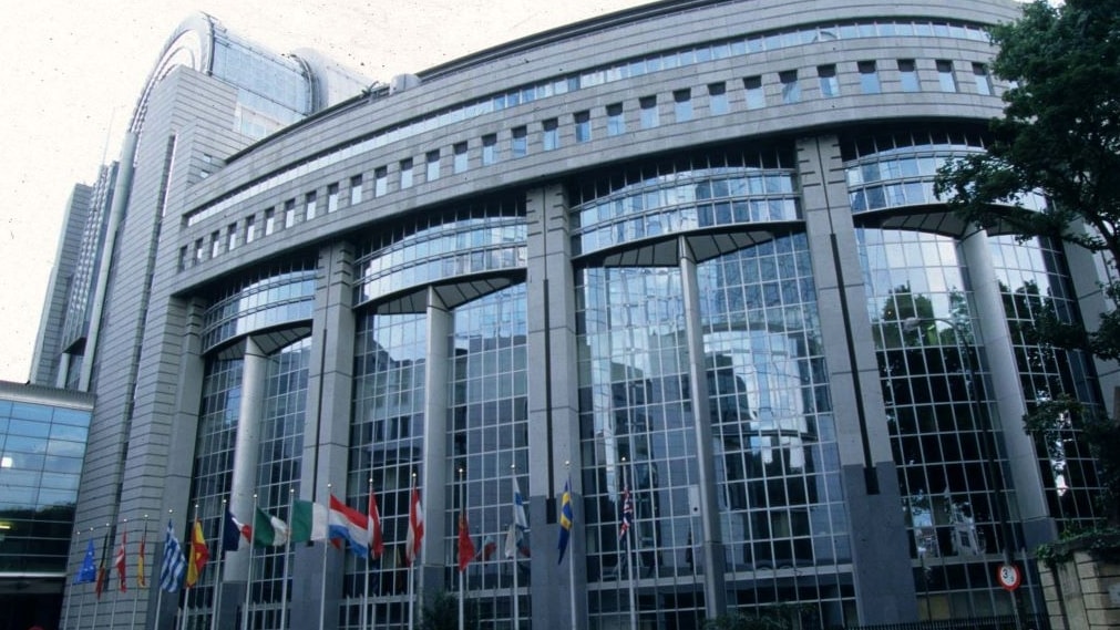 Il Parlamento Ue spinge sugli eurobond e chiede progressi ai governi sul rapporto Draghi